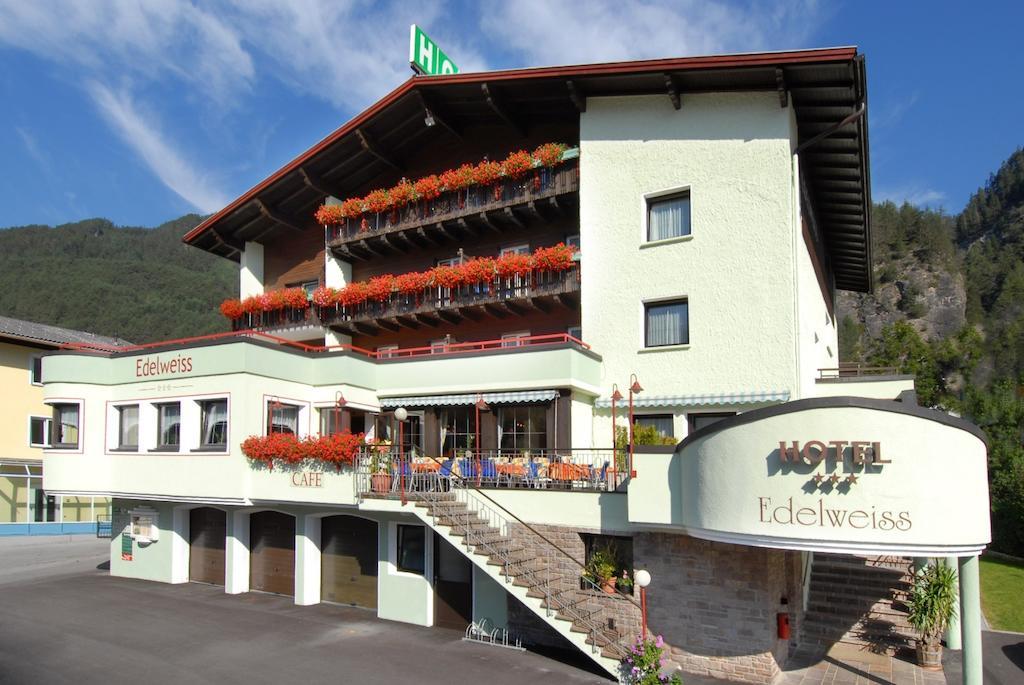 Hotel Edelweiss Pfunds Kültér fotó