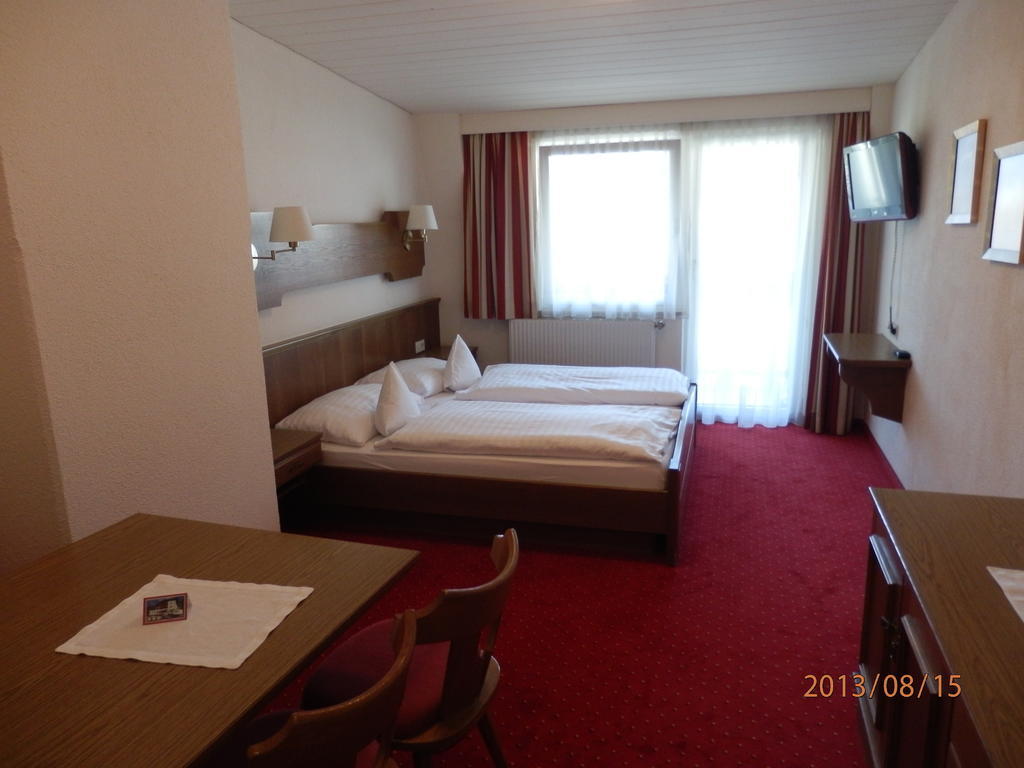 Hotel Edelweiss Pfunds Kültér fotó